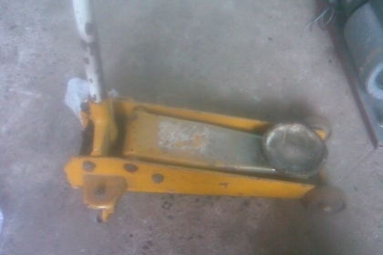 แม่แรงตะเข้ 3 ตันสภาพเดิมๆครับขนาด  3  ตันครับสวยๆครับตัวนี้  ราคานี้คุ้มมากครับ