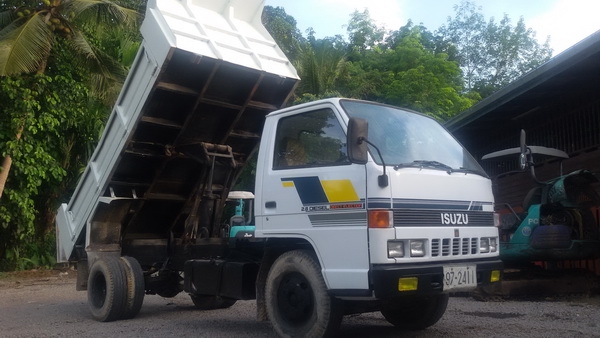 ขายรถ6ล้อดั้มNKRเครื่อง110สวยๆ พร้อมใช้งาน เจ้าของขายเอง ขายรถ6ล้อดั้มNKRเครื่อง110สวยๆ พร้อมใช้งาน เจ้าของขายเอง