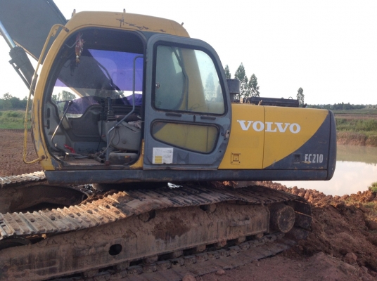 ขายรถตักแม็คโค วอลโว่210 ช่วงล่างดี เอกสารอินวอยซ์ เครื่องดี ไฟฟ้าเต็ม เอวดี บูมสวย