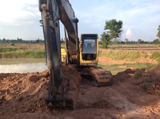 ขายรถตักแม็คโค วอลโว่210 ช่วงล่างดี เอกสารอินวอยซ์ เครื่องดี ไฟฟ้าเต็ม เอวดี บูมสวย