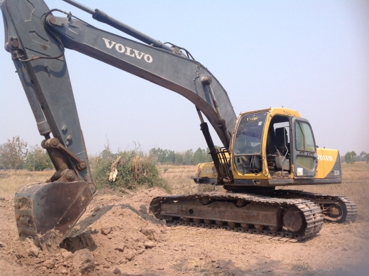 ขายรถตักแม็คโค วอลโว่210 ช่วงล่างดี เอกสารอินวอยซ์ เครื่องดี ไฟฟ้าเต็ม เอวดี บูมสวย