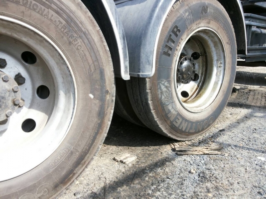 ขายด่วนหัวลากISUZU DECA 320 แรงม้า ปี 48