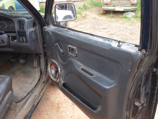 นิสสีนบิ๊กเอ็มฝาแดงแคบ ปี96 ไมล์โคร้ง ถูกๆ 78000