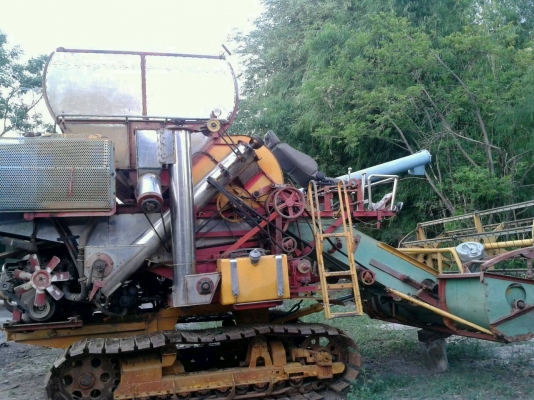 ขายรถเกี่ยวข้าว เกษตรพัฒนา ตัวเดิน10 อุ้ม ปั๊มอีตั้น เครือง 6BF TURBO สภาพพร้อมใช้งาน ช่วงล่างดี โซ่ D2