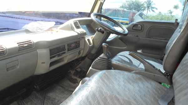 บรรทุก4ล้อทะเบียนเล็ก พร้อมใช้  เครื่อง 4 HF1  รหัส  NKR 66 E  ใช้งานน้อยครับ