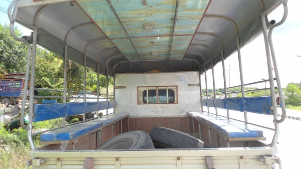 บรรทุก4ล้อทะเบียนเล็ก พร้อมใช้  เครื่อง 4 HF1  รหัส  NKR 66 E  ใช้งานน้อยครับ