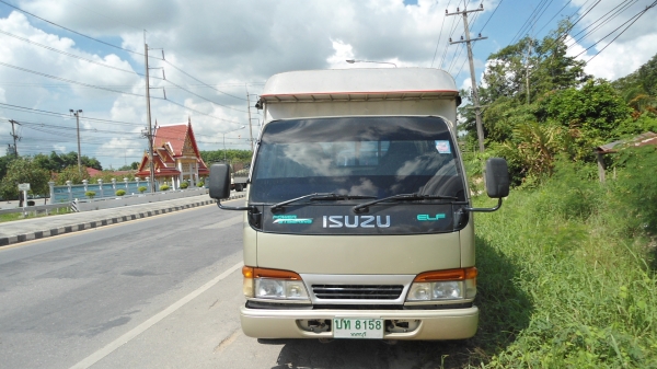 บรรทุก4ล้อทะเบียนเล็ก พร้อมใช้  เครื่อง 4 HF1  รหัส  NKR 66 E  ใช้งานน้อยครับ