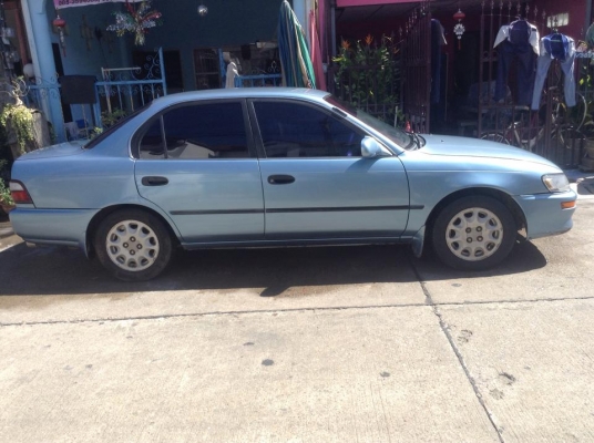 ขายครับ TOYOTA COROLA ปี 94 ตัวท็อป สีสวยพอได้ ล้อแม็ก 4 ล้อ ยางดี เครื่องแห้งๆ ควันไม่ไหล เกียรดี ห้องเครื่องสวยๆ หน้าหลัง เดิมๆ ไม่มีชนหนัก ภายใน คอลโซลไม่มีแตกหัก เบาะไม่มีขาด กระจก ไฟฟ้า พับข้างปรับข้างก็ไฟฟ้า พวงมาลัย พาวเวอร์ เบาะปลับสูงต่ำได้ แอร์