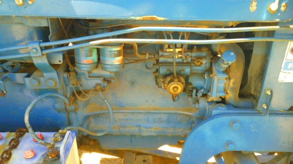 รถไถ FORD 6600 T5 อุปกรณ์แถมฟรี มีใบดันหน้า และ ผานสาม ซี เอ็ม ที รถสวยเนี๊ยบ มีทะเบียนครบ ราคาต่อรองได้