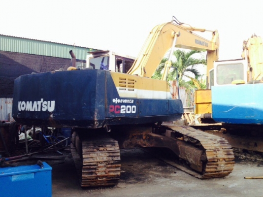 ขายรถแบคโฮ KOMATSU 200-3