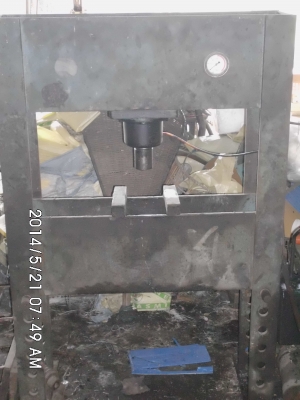 ขายแท่นอัดไฮดรอลิค สเต็นโฮจ stenhoj มือสอง