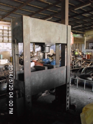 ขายแท่นอัดไฮดรอลิค สเต็นโฮจ stenhoj มือสอง