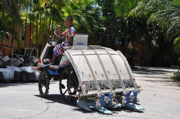 รายละเอียด ขายรถดำนา ISEKI400/yanmar pe4สภาพสวยเดิมจากญี่ปุ่นยังไม่เคยใช้ในไทย 35,000