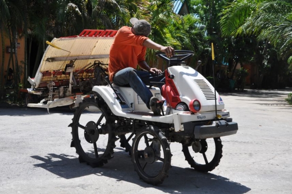 รายละเอียด ขายรถดำนา ISEKI400/yanmar pe4สภาพสวยเดิมจากญี่ปุ่นยังไม่เคยใช้ในไทย 35,000