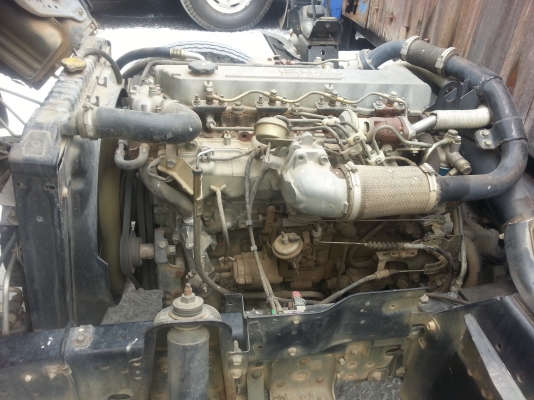 หกล้อ isuzu NPR 130 เทอร์โบ มีแอร์ พวงมาลัยเพาเวอร์ กะบะยาว 5เมตร