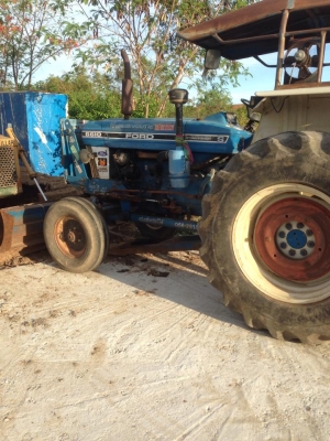 ford5000 ขายพร้อมหาง3 ford5000 ขายพร้อมหาง3