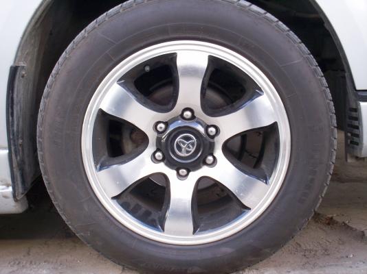 แม็กโตโยต้าPRADO ปัดเงา6รู17นิ้ว+ยาง225 60 17ใส่รถตู้คอมมูเตอร์ได้6เดือน สภาพดีมากไม่มีซ่อม 15000บาท0890671028