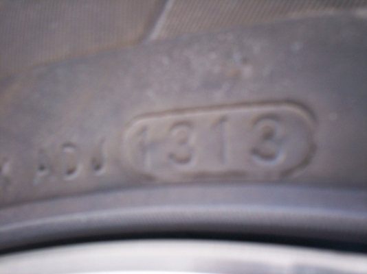 แม็กโตโยต้าPRADO ปัดเงา6รู17นิ้ว+ยางใหม่225 60 17 สภาพดีมากไม่มีซ่อม 10000บาท0890671028