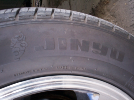 แม็กโตโยต้าPRADO ปัดเงา6รู17นิ้ว+ยางใหม่225 60 17 สภาพดีมากไม่มีซ่อม 10000บาท0890671028