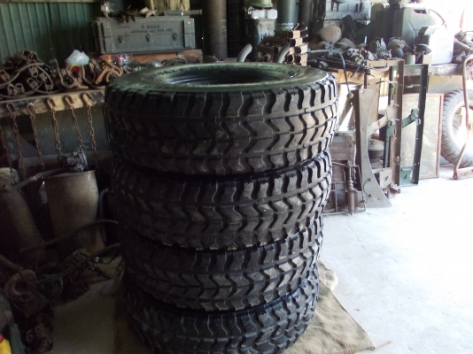 m601ขายยางฮัมวี่สวยๆราคาถูกเส้นละ  3000ใส่ m37  ได้