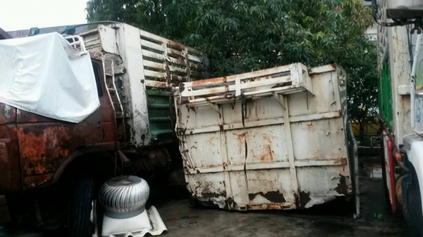 ขายสิบล้อ NISSAN UD CW 41 แม่ลูกพ่วงดั้มสภาพไฟไหม้ ขายตามสภาพ เอกสารเล่มทะเบียนพร้อมโอน ราคาต่อรองได้