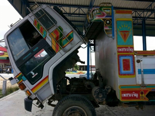 รถอีซูซุ 6 ล้อดั้ม FTR  195 แรงม้า.  ( รถประกอบ )   สนใจติดต่อ 081 - 6079515