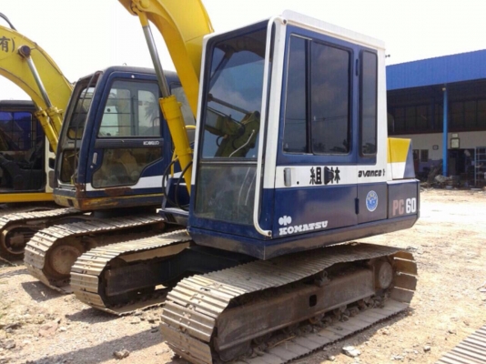 ขายรถแบ็คโฮ Komatsu Pc60-5 เอกสารสัญญาซื้อขาย เครื่องปั๊มเดิม ช่วงล่างใหม่ เอวแน่น