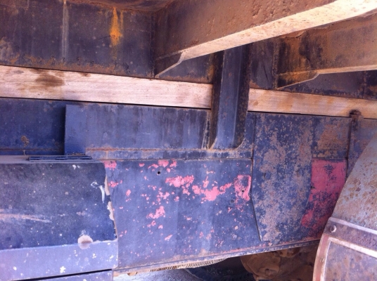 ขายรถบรรทุกสิบล้อดั๊มพ์ Isuzu 210 วางเครื่อง mitsubishi 6D16 เกียร์ mitsubishi 10 speed ทะเบียนพร้อม