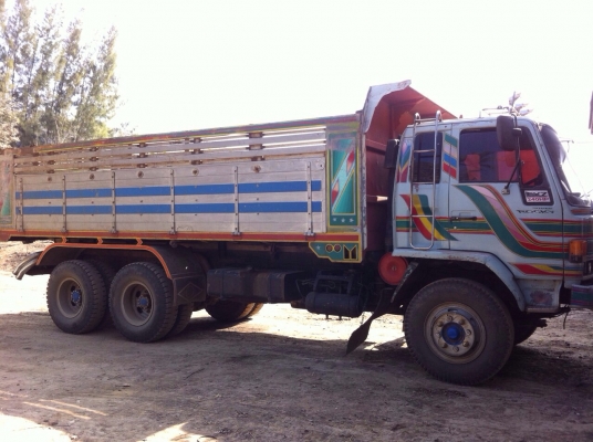 ขายรถบรรทุกสิบล้อดั๊มพ์ Isuzu 210 วางเครื่อง mitsubishi 6D16 เกียร์ mitsubishi 10 speed ทะเบียนพร้อม