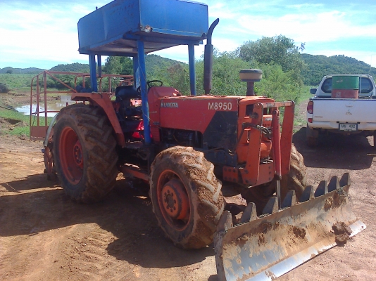 ขายรถไถคูโบต้า  สองเพา  8950  ดันหน้าหาง 3