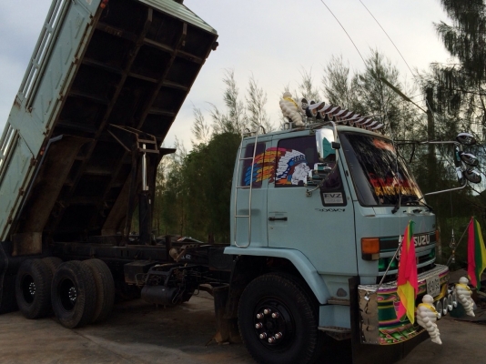 ขายด่วนสิบล้อ195นางฟ้า สองเพลาดั้มสามมิตรสวยๆ