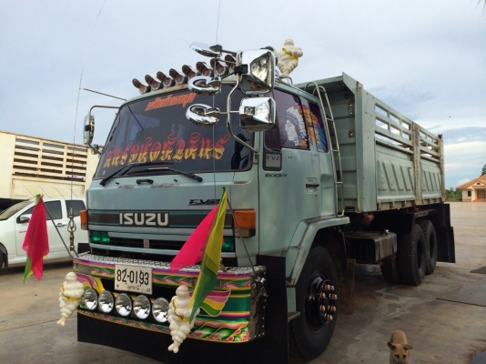 ขายด่วนสิบล้อ195นางฟ้า สองเพลาดั้มสามมิตรสวยๆ