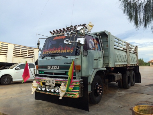 ขายด่วนสิบล้อ195นางฟ้า สองเพลาดั้มสามมิตรสวยๆ