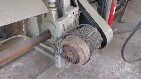 Sell> ขายกรรไกรซอยเหล็กแผ่น หน้ากว้าง 4 ฟุต ใบมีดใหม่ พร้อมใช้งาน อุปกรณ์ครบ กำลังร้อนเงินเลยครับ ใครก็ได้ ซอย ข่อย แน.....