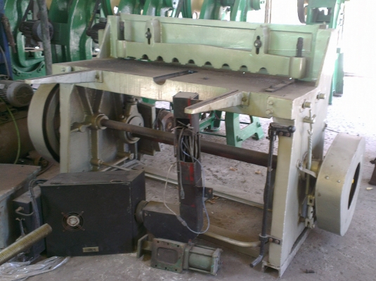 Sell> ขายกรรไกรซอยเหล็กแผ่น หน้ากว้าง 4 ฟุต ใบมีดใหม่ พร้อมใช้งาน อุปกรณ์ครบ กำลังร้อนเงินเลยครับ ใครก็ได้ ซอย ข่อย แน.....