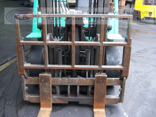 ขายรถโฟล์คลิฟท์ MITSUBISHI รุ่น FD20