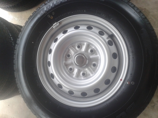 ยางป่าวบิดโตน205R16ปลายปี13ใหม่ป้ายแดง4เส้น+1ล้อดอกสวยตุมเต็ม ยางป่าวบิดโตน205R16ปลายปี13ใหม่ป้ายแดง4เส้น+1ล้อดอกสวยตุมเต็ม