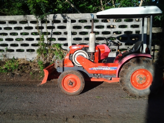 ขายKRT140พร้อมอุปกร์ ใบดัน ผาน3 คราด ล้อเหล็ก