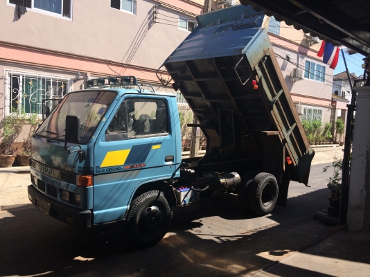 ขาย อีซูซุ NKR ดั๊ม 3 คิว ปี37 รถห้าง ขาย อีซูซุ NKR ดั๊ม 3 คิว ปี37 รถห้าง