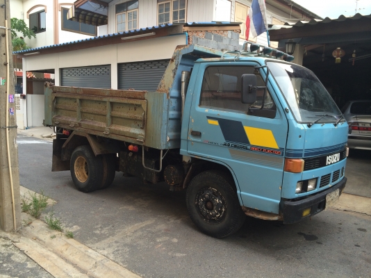 ขาย อีซูซุ NKR ดั๊ม 3 คิว ปี37 รถห้าง ขาย อีซูซุ NKR ดั๊ม 3 คิว ปี37 รถห้าง