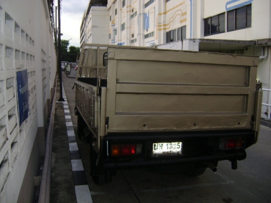 ISUZU, ปี 2550 รถสี่ล้อใหญ่ หัวยกได้ เครื่องดี คัซซีสวยฯ แอร์เย็น กระจกไฟฟ้า,พวงมาลัยพาวเวอร์,เกียร์สั้น ภายในดีสะอาดสวย ทะเบียนไม่ติดเวลาวิ่งได้24ชม. มีลิฟท์ท้ายยกได้หลายตัน