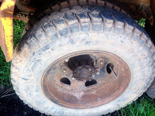 **240,000 บ.ต่อรอง**ขาย6ล้อบรรทุกน้ำ HINO KL340 EC100 145HP เครื่องเดิมเกียร์เดิม EC100 145แรง เครื่องแห้งดี ช่วงล่างเดิม 8น็อตหน้าหลัง คัสซีใหญ่ สวยเดิมๆ ไม่ผุ ไม่ปะไม่ดาม ไม่บวม มีสนิมเกาะนิดหน่อย ยาว5ม. พร้อมถังบรรทุกน้ำสภาพดี ไม่บุบ ไม่ผุ ระบบน้ำครบ(ต