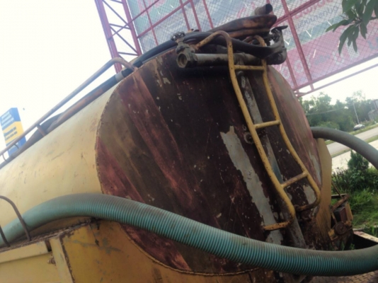 **240,000 บ.ต่อรอง**ขาย6ล้อบรรทุกน้ำ HINO KL340 EC100 145HP เครื่องเดิมเกียร์เดิม EC100 145แรง เครื่องแห้งดี ช่วงล่างเดิม 8น็อตหน้าหลัง คัสซีใหญ่ สวยเดิมๆ ไม่ผุ ไม่ปะไม่ดาม ไม่บวม มีสนิมเกาะนิดหน่อย ยาว5ม. พร้อมถังบรรทุกน้ำสภาพดี ไม่บุบ ไม่ผุ ระบบน้ำครบ(ต