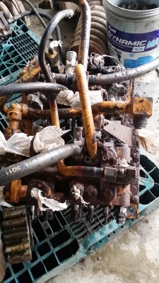 ขายอะใหล่ด่วน KOMATSU PC120-3 ทั้งคัน หลายรายการ