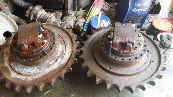 ขายอะใหล่ด่วน KOMATSU PC120-3 ทั้งคัน หลายรายการ