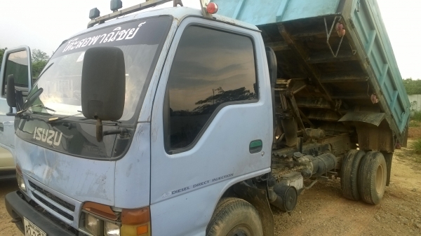 6ล้อดั้ม120แรงNPR66LX5-S-7102876 รถเดิมๆสีเดิม...