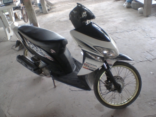 CB4 แท้เครื่อง4G92เดิมๆ 1.6น้ำมัน+แก๊สแล้ว ขับมันเครื่องแน่นช่วงล่างดีมากเลี้ยวไม่ดัง