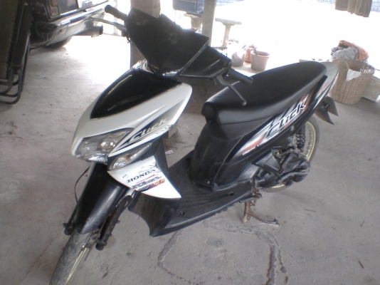 CB4 แท้เครื่อง4G92เดิมๆ 1.6น้ำมัน+แก๊สแล้ว ขับมันเครื่องแน่นช่วงล่างดีมากเลี้ยวไม่ดัง