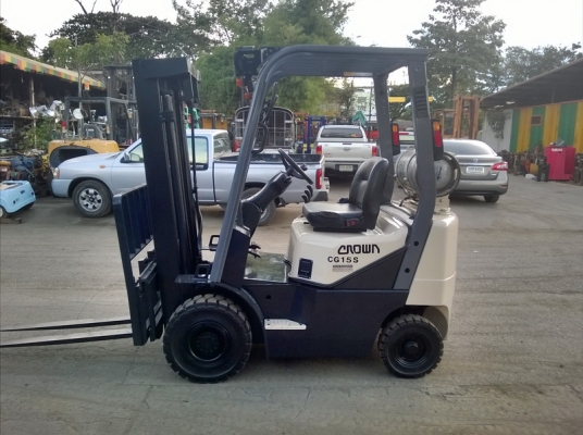 รถยก 1.5 ตัน เสาสูง 4.75 เมตรเข้าตู้  เครื่องเบนซินติดแก๊สเรียบร้อย เกียร์ออโต้