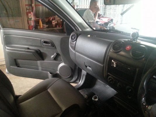 ISUZU D-MAX 2.5 TURBO